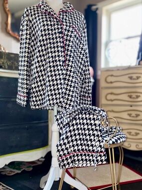Kim Rogers Black and White Houndstooth Lounge Set